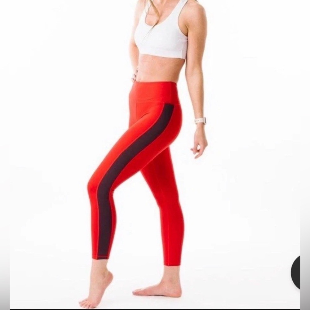 Zyia Active Red Royalty Stripe Light N Tight Hi Rise Crop Leggings size 6/8 EUC - Picture 1 of 8